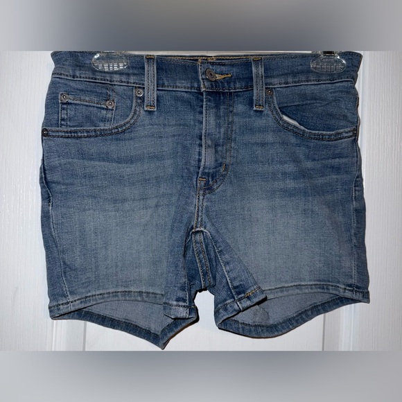 Levi’s EUC Mid Length Jean Shorts - Picture 1 of 8